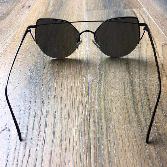 Cat Eye Sunglasses Mirrored Black - Picture 5 of 6
